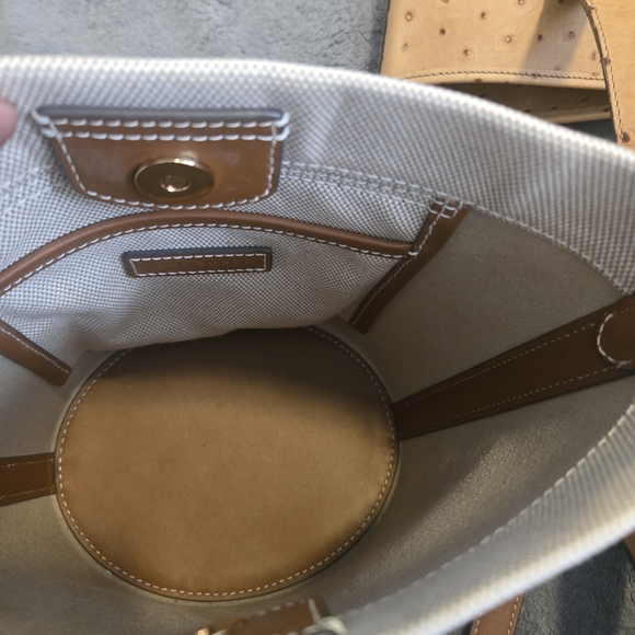 Tory Burch Cream and Tan Shoulder Bag - Picture 3 of 12